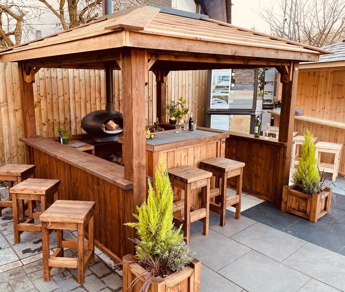 Outdoor Kitchen